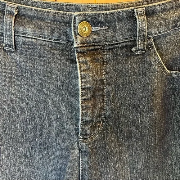 Christopher & Banks Classic Fit Straight Leg Jeans Size 16 Petite - Picture 7 of 16